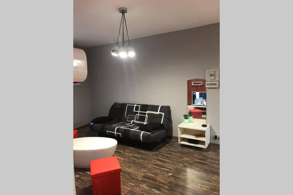 Appartement Style Pop Art Avec Garage Centre Historique Beziers Exterior photo