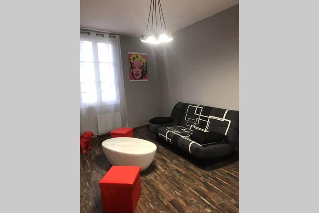 Appartement Style Pop Art Avec Garage Centre Historique Beziers Exterior photo